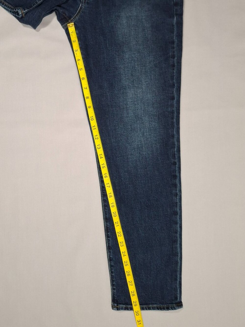 NWT Gap Girlfriend Jeans Womens Tall Dark Wash Mid Rise Tapered | Size 30 - Picture 9 of 13